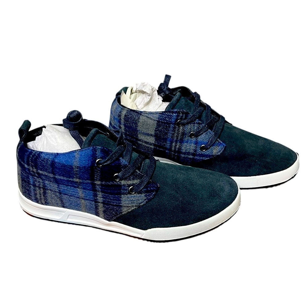 NWOT WALK WITH ME BY COLDWATER CREEK SNEAKERS,‎ SIZE 8 Medium NWOT